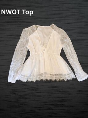 White Lace Lined Top Brand Unknown, New without tags. Very Pretty